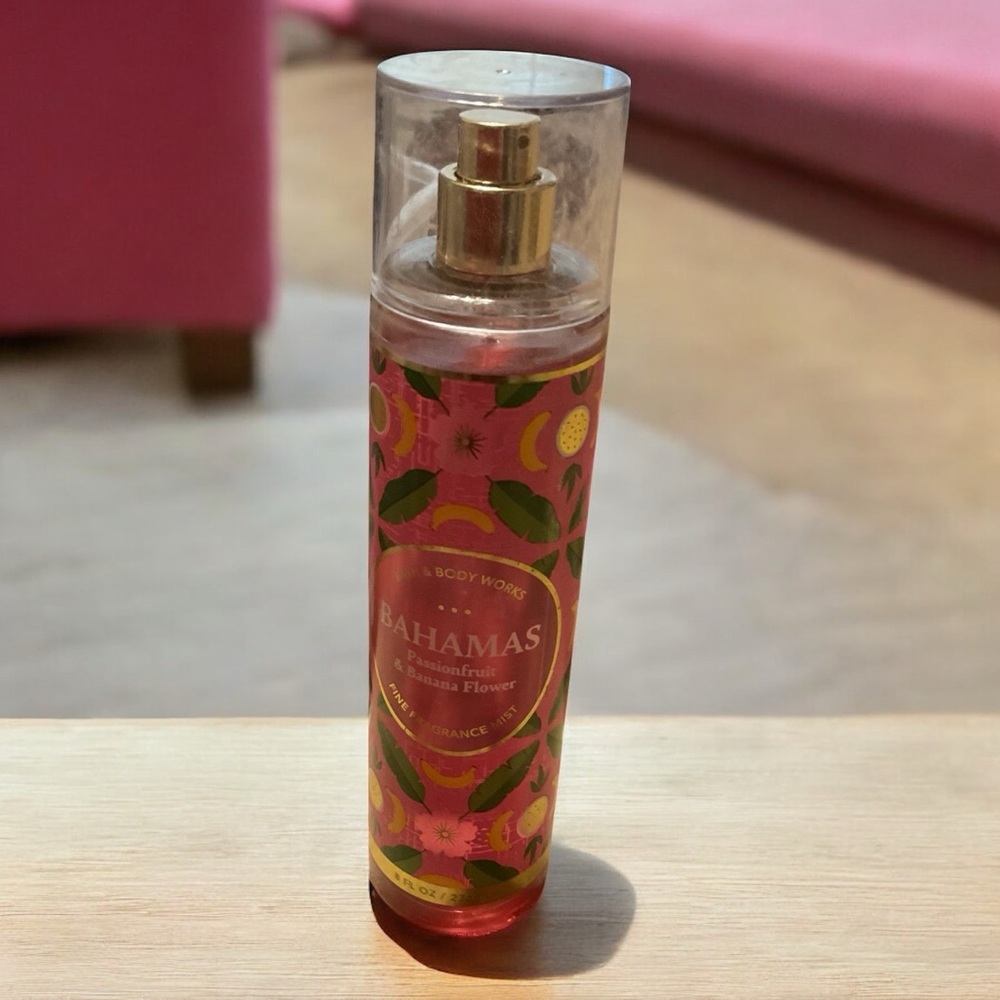 Bath & Body Works Bahamas Passionfruit & Banana Flower Fragrance Mist 8 fl oz.